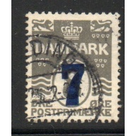 Denmark Sc 181 1926 7 ore overprint on 8 ore wavy lines stamp used